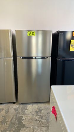 INSIGNIA Stainless Steel Top Freezer Refrigerator