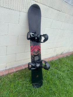 5150 snowboard 149 CM Burton bindinger.. great condition $200