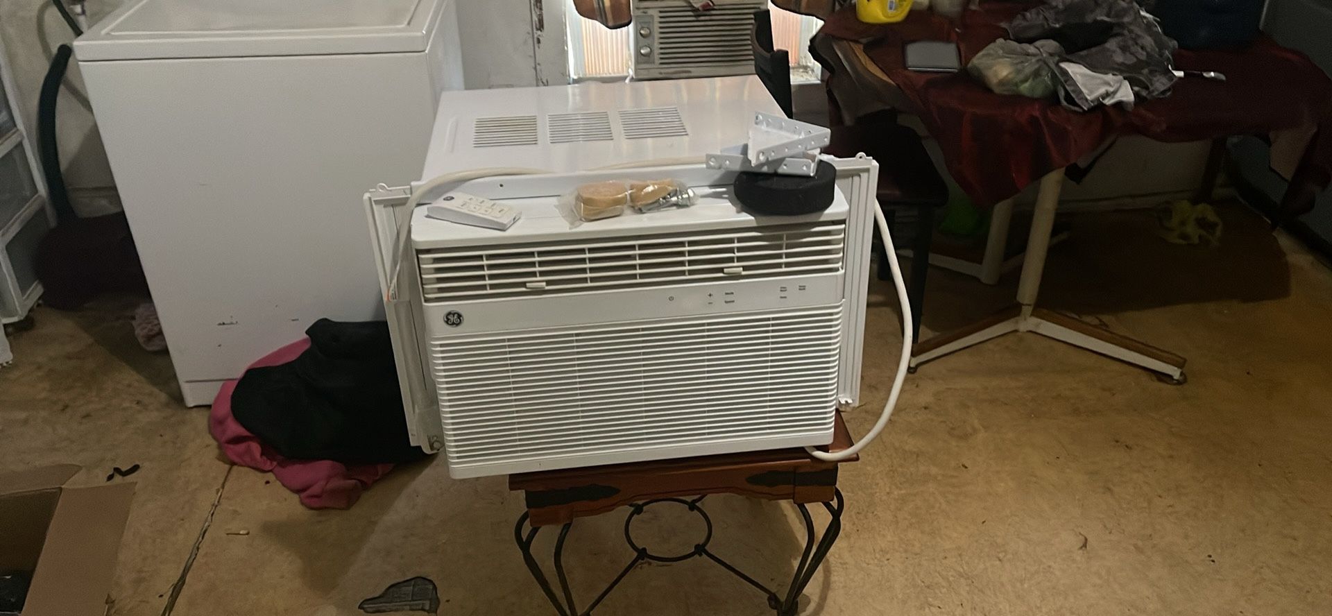 Air Conditioner/Heater BTU 12000 And It’s A 220