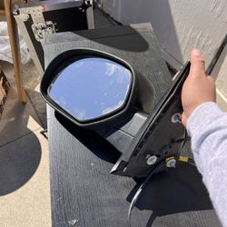 Drivers Side Mirror For Chevy Tahoe / Silverado 