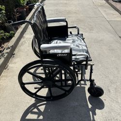 20 Inches Wide Wheelchair In Excellent Condition 