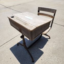 ANTIQUE SCHOOL DESK 