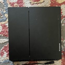 PS4 comes with controller