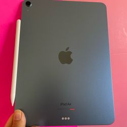 Apple IPad Air 5th Generation (10.9” Liquid Retina/ M1 chip / 2022 Model) 64GB with pen, keyboard case & Accessories (256gb $549) 