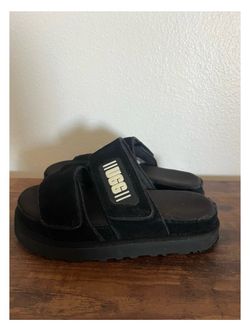 UGGS PLATFORM SANDALS women’s 5.5