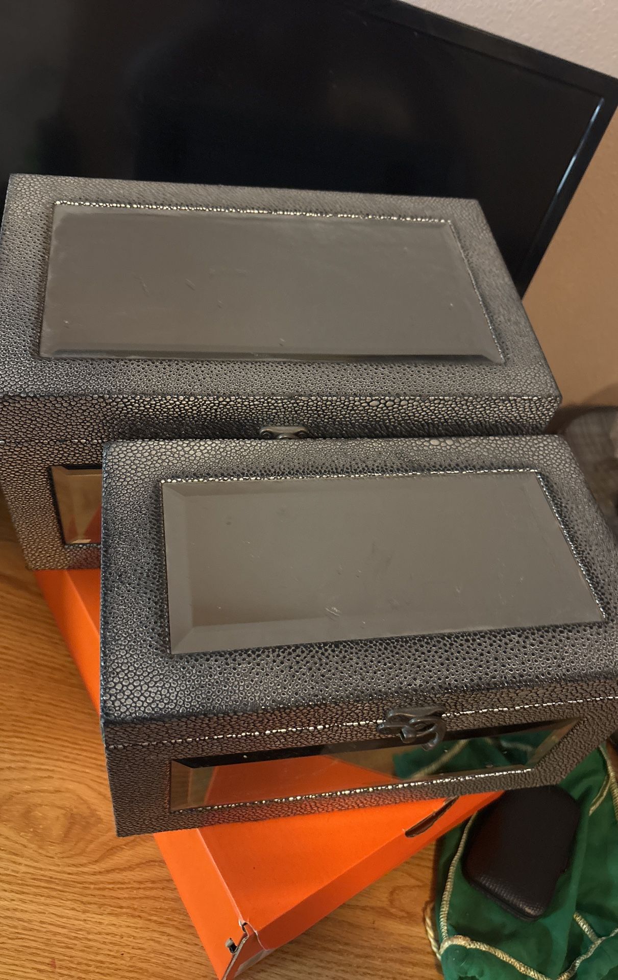 Sliver Chest Small And Medium