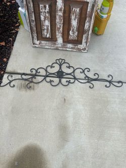 🏡 Moving Sale – Farmhouse Wall Décor & Mirrors
