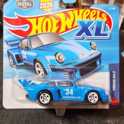 Hot Wheels XL 1:43 Scale Porsche 934.5 (First Edition) 