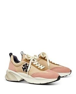 New in box and never worn. Women’s size 8.5