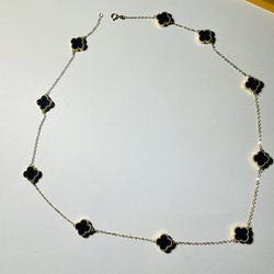 18 Kt Gold Clover Necklace 