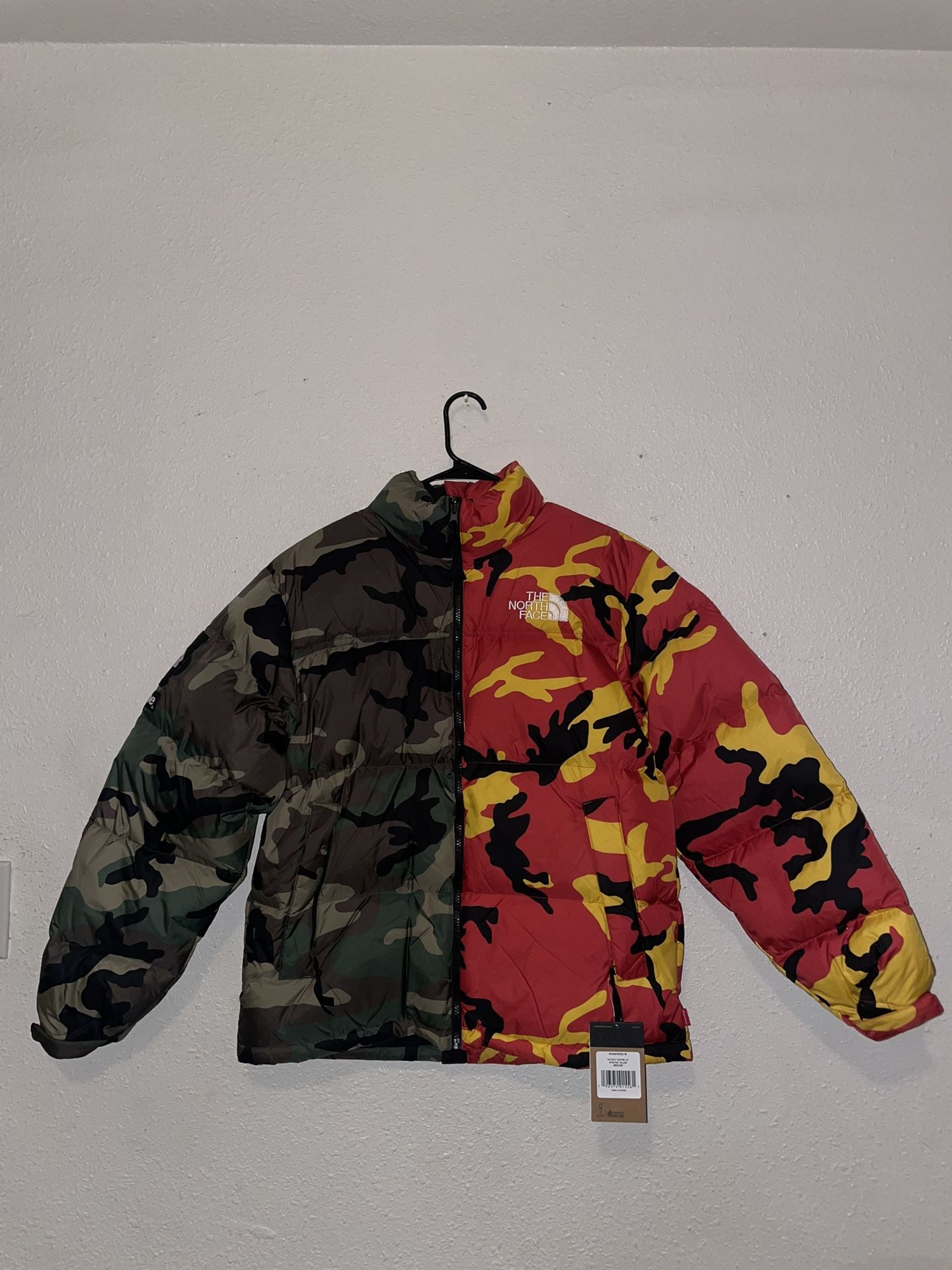 Supreme The North Face Split Zip Nuptse Camo