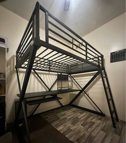 Cama Alta Loft con Escritorio Integrado y Repisa – Excelente para Estudiantes y Home Office”.