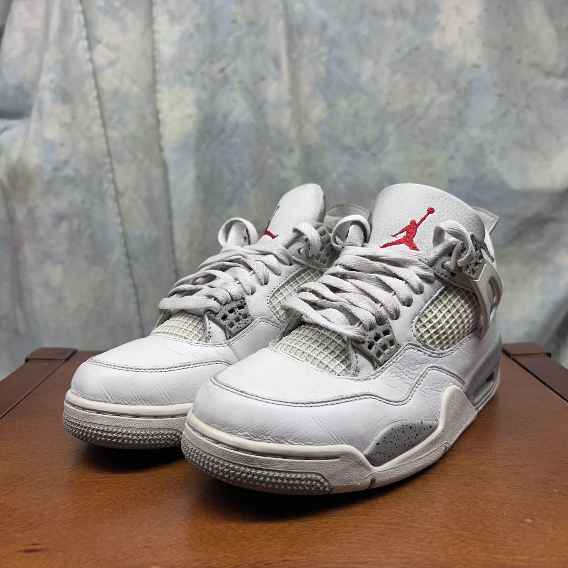 Size 8.5 - Jordan 4 Retro Mid White Oreo