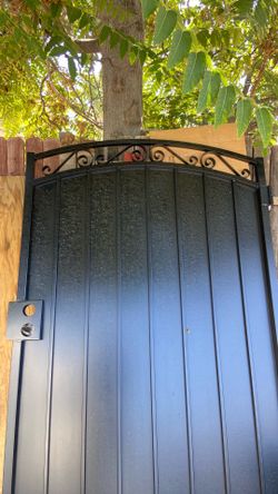Gate door