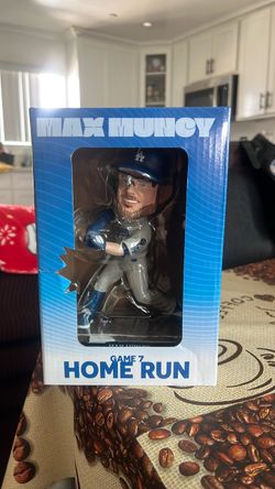 Max Muncy bobblhead