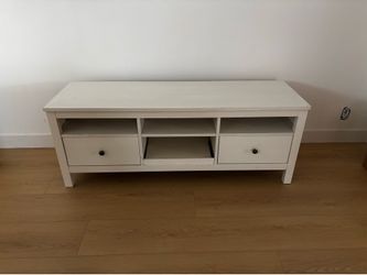 Hemmes TV stand from ikea - estante para television