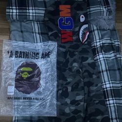 Bape Hoodie:Large 