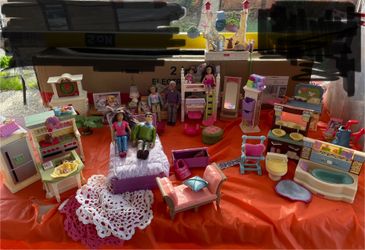 Fisher Price Dollhouse Furniture Plus Loving Family