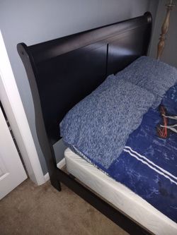 Black Queen Bedframe 