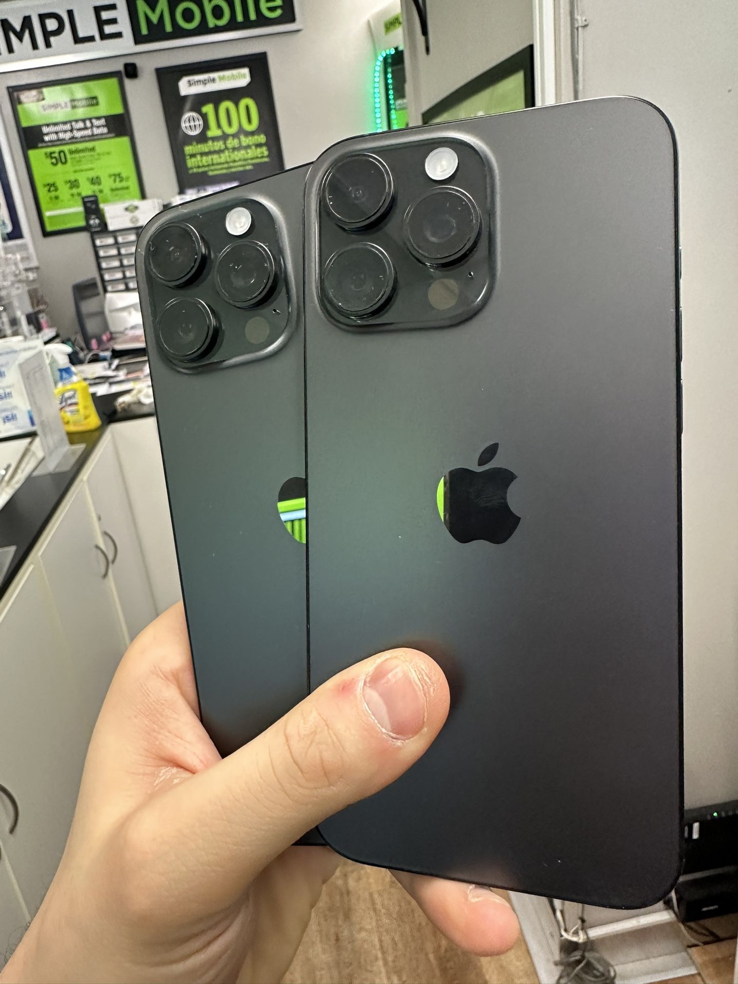 UNLOCKED iPhone 16 Pro Max 512GB