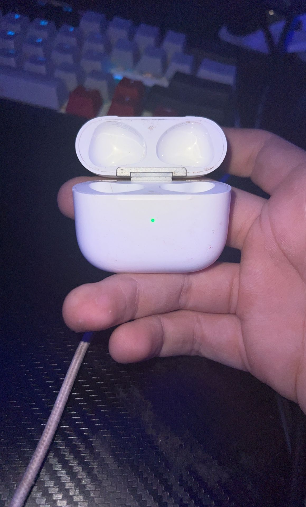 good airpods case if you put your airpods in it will charge your airpods and connect them