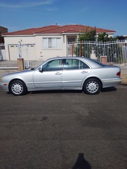 01mercedes Benz E 320 jun 27 reg smog in hand 205k runs perfect nothing mechanical no ac compressorl