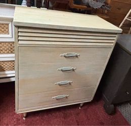 Vintage chest of drawers