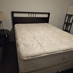 QUEEN BED MAHOGANY COLOR