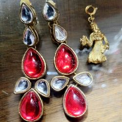 1 charm ,1 earrings set