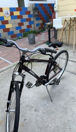 Diamondback Edgewood LX Men s Sport Hybrid Bike 700c Wheels Burgundy Large 19 Inch for Sale in Los Angeles CA OfferUp