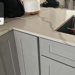 Quartz Kitchen Countertop