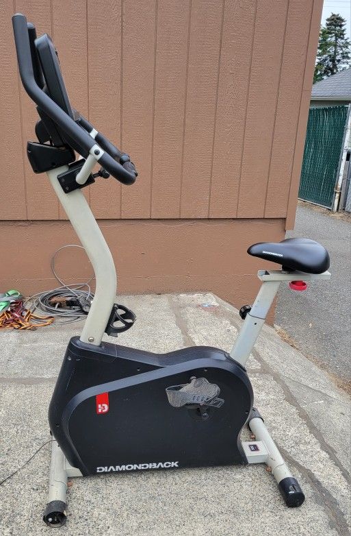 DIAMONDBACK EXERCISE BIKE