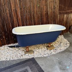 Cast Iron Clawfoot Bathtub