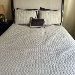 Bedroom Set Without Mattress 