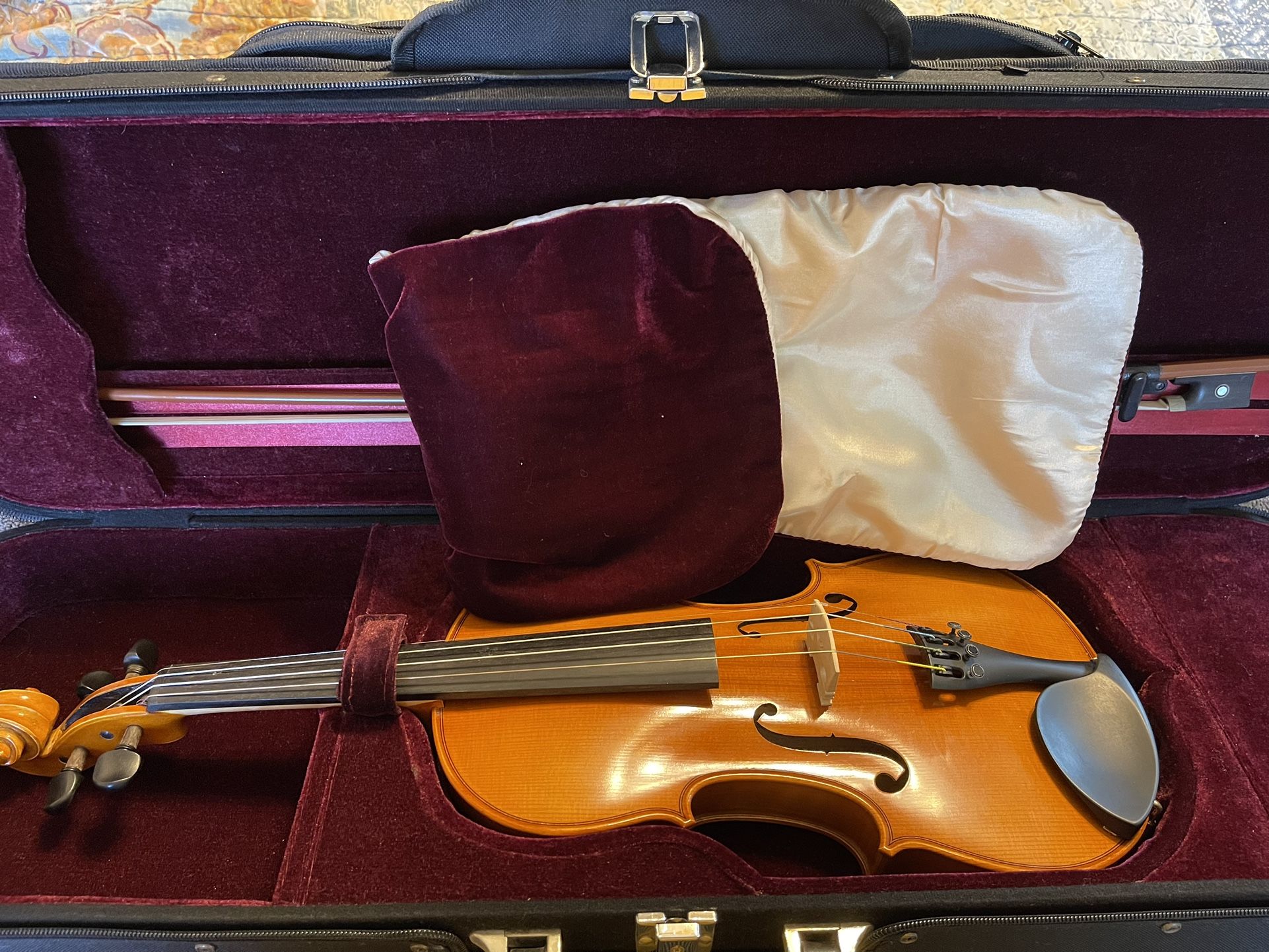 Otto Benjamin ML100 4/4 Full Size Violin with Bow and Case