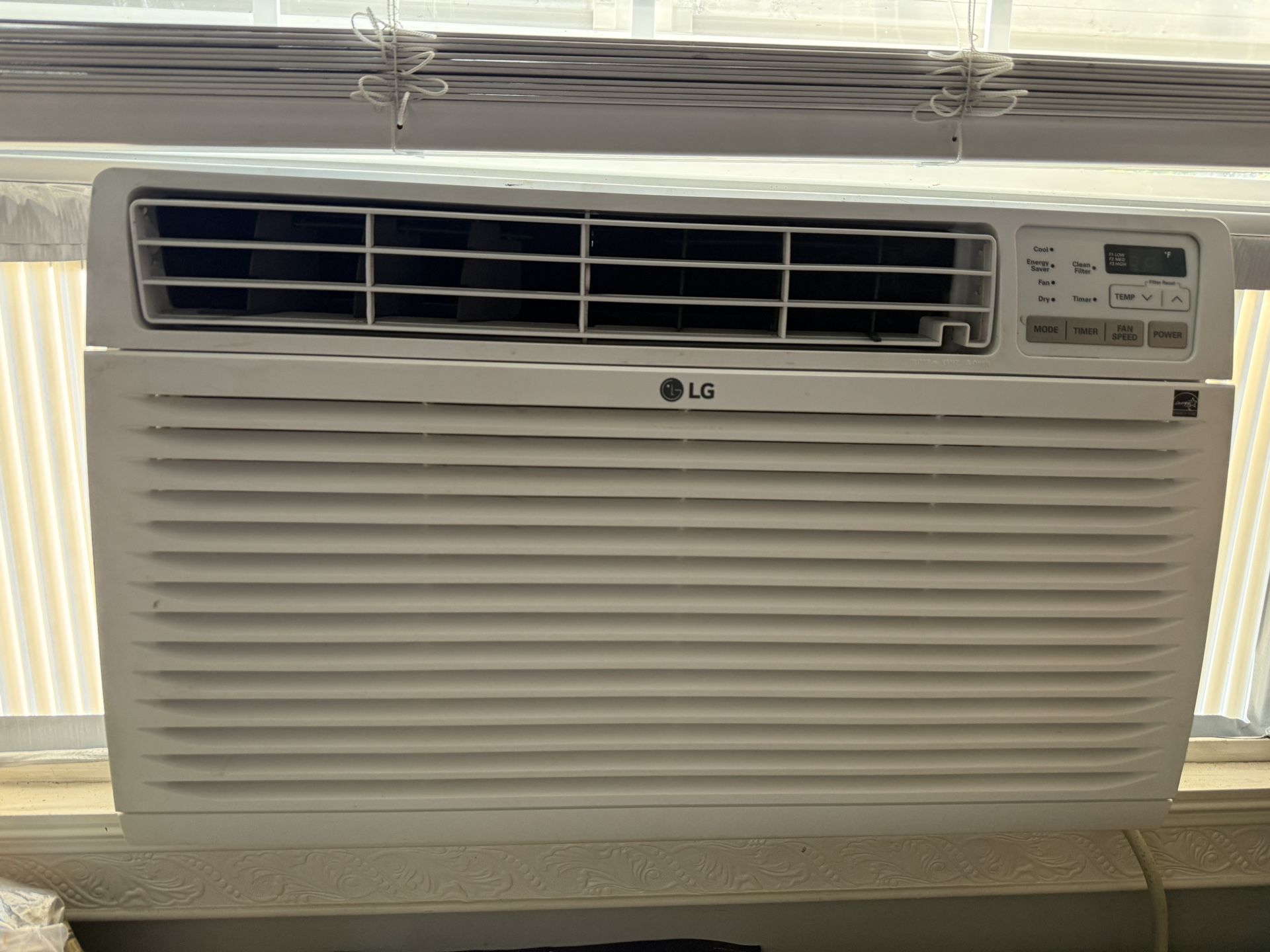 AC Wall Unit / Window 11,800 BTU