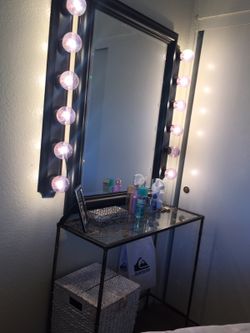 Vanity mirror