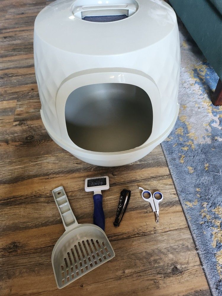 Litter Box & Cat Things