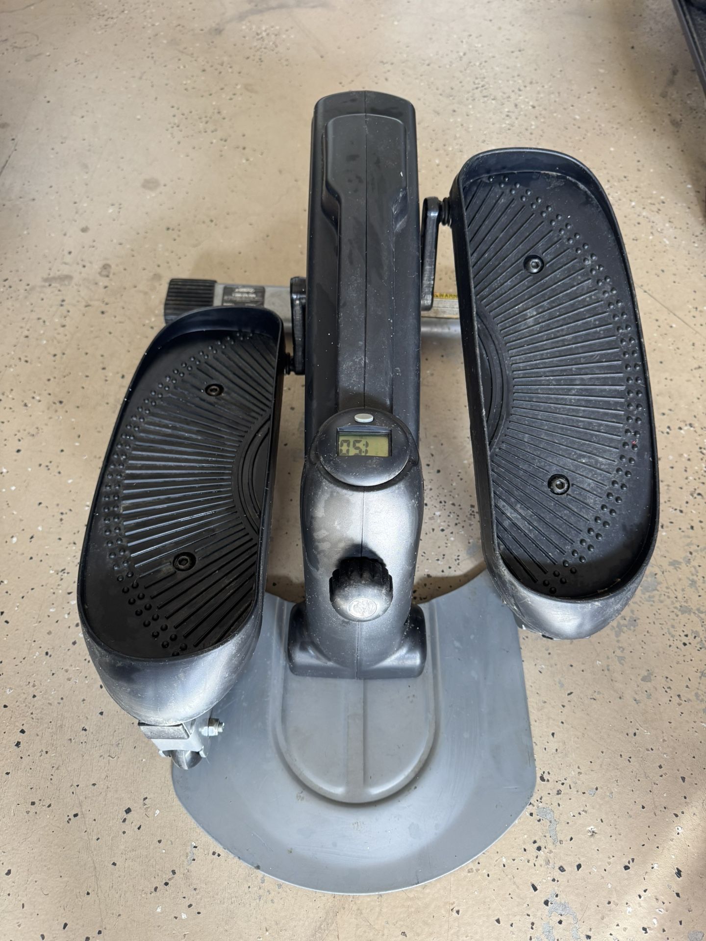 COMPACT ELLIPTICAL MACHIN