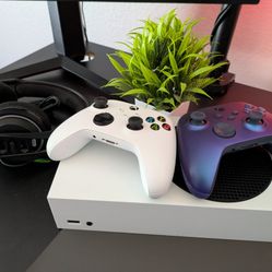 Microsoft Xbox Series S 512GB White Console with 2 Controllers and headset