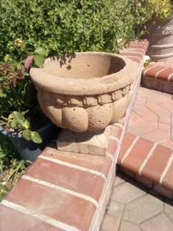 4 Concrete Urn Planters