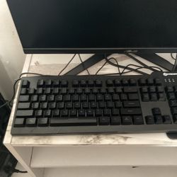 Gaming Pc Works Comes With Monitor Keyboard And Mouse 800 Dirt Bike Trade