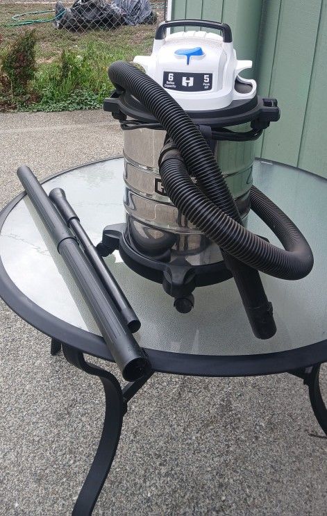 Hart 6 Gallon Wet a Dry. Vacuum