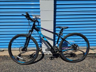 Bicycle GT Women's Laguna Pro Mountain Bike