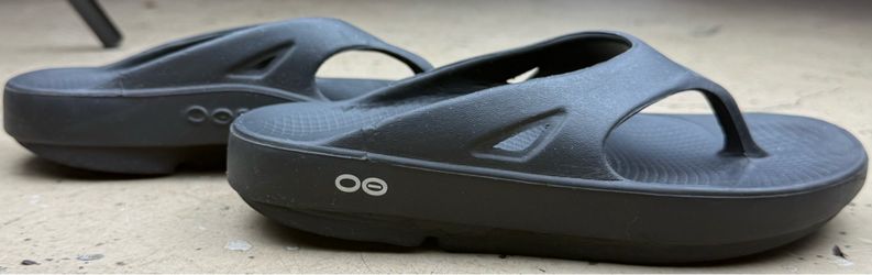 OOFOS Sandal Men 4 Woman 6