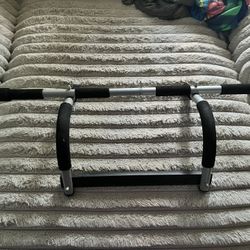Indoor Pull-up Bar 