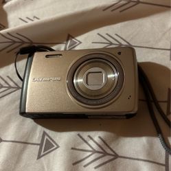 Olympus DigitalCamera Stylus Vh Megapixel Ccd Angle 26Mm Silver (SHIPPING)
