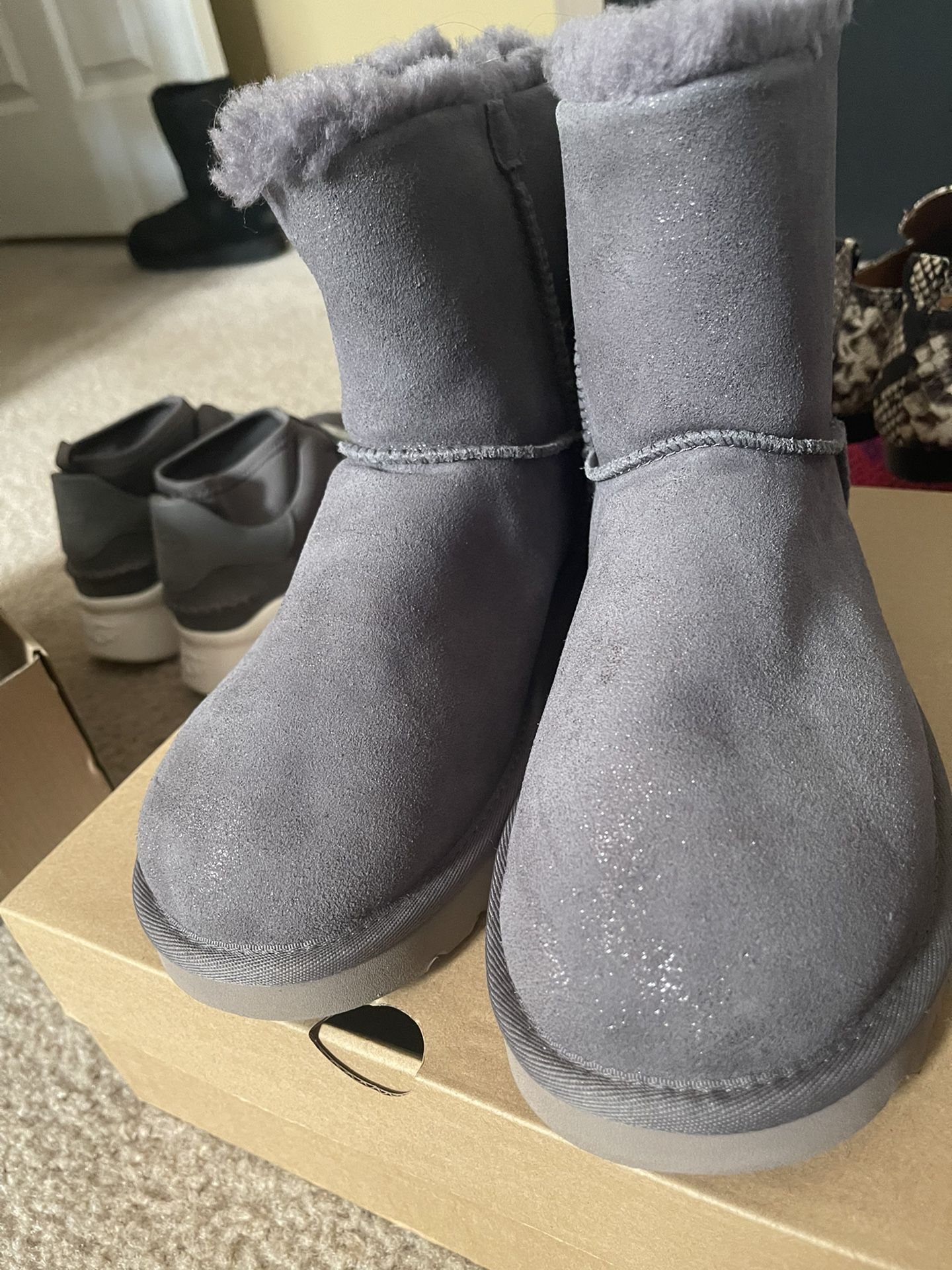 Size 9 UGG Boots 