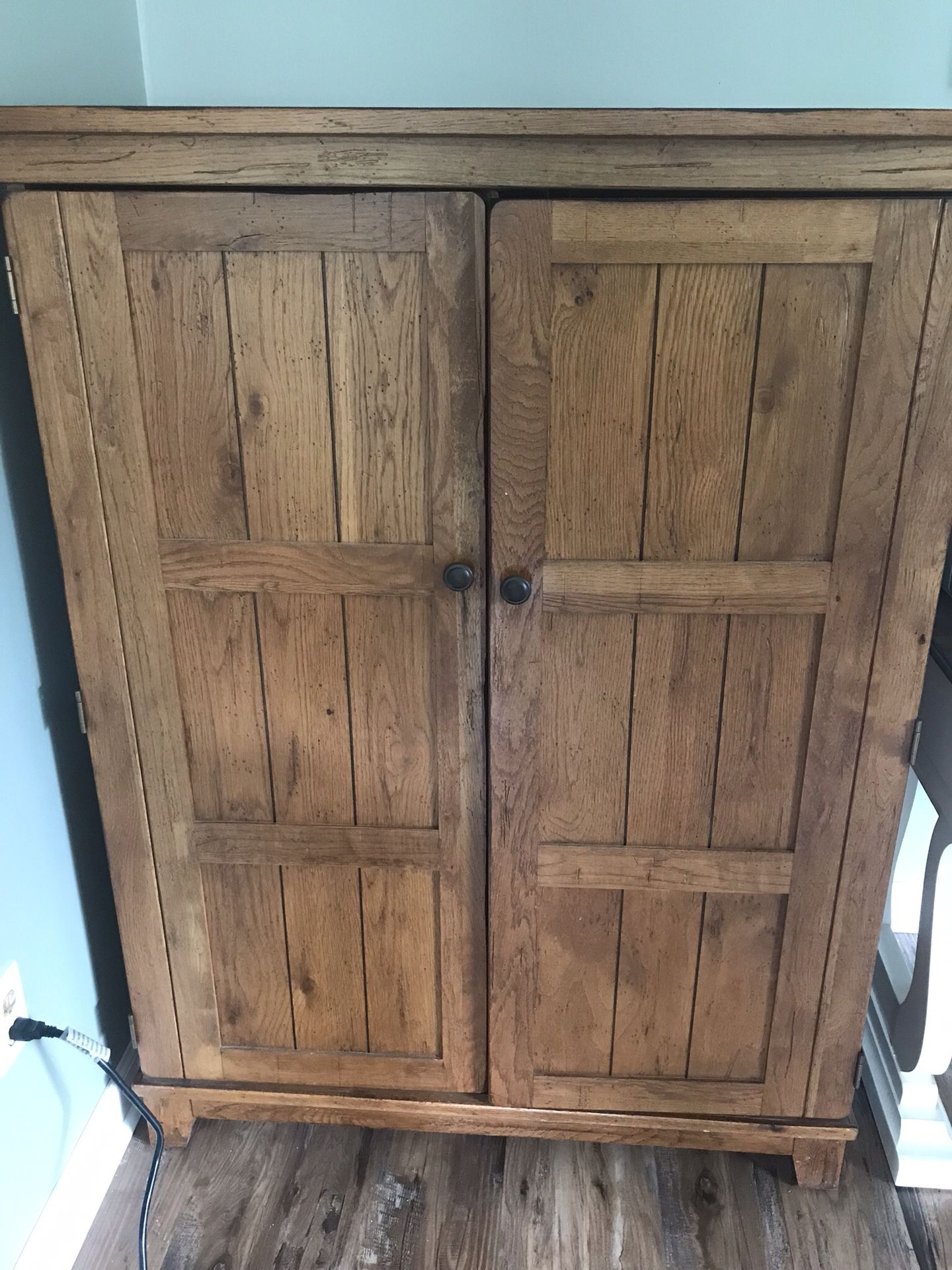 Broyhill solid Oak cabinet