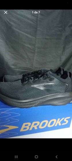 Brooks Men Size 11.5 And 12